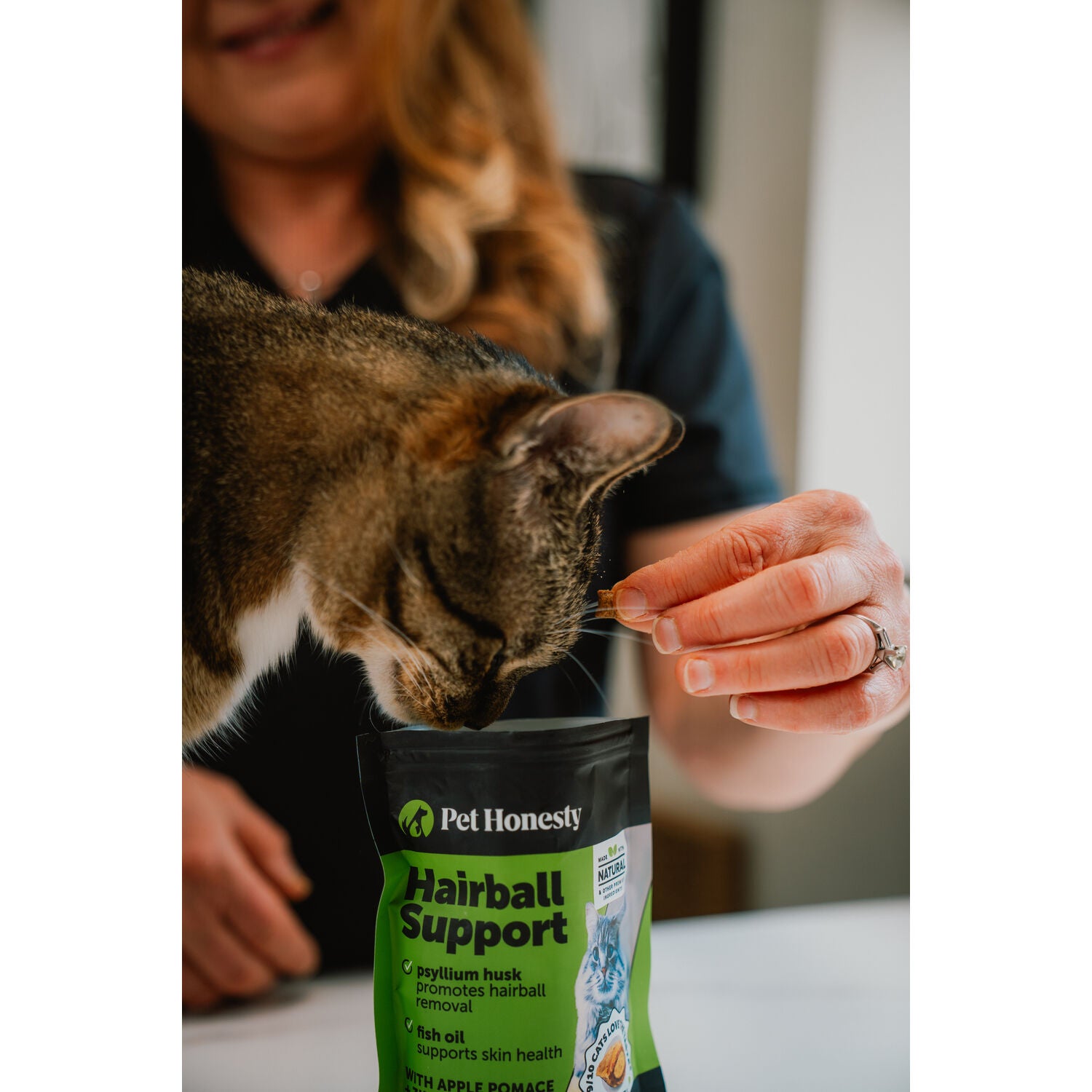 Pet Honesty Dual Texture Hairball Support Chicken Flavored Chews Digestive Support Cat Supplement, 3.7-Oz Pouch
