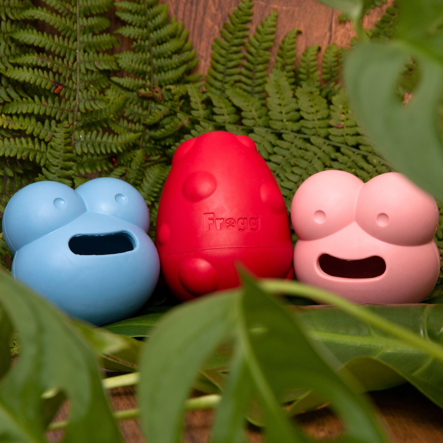 Frogg Robert Interactive Treat Dispensing Dog Toy, Pink