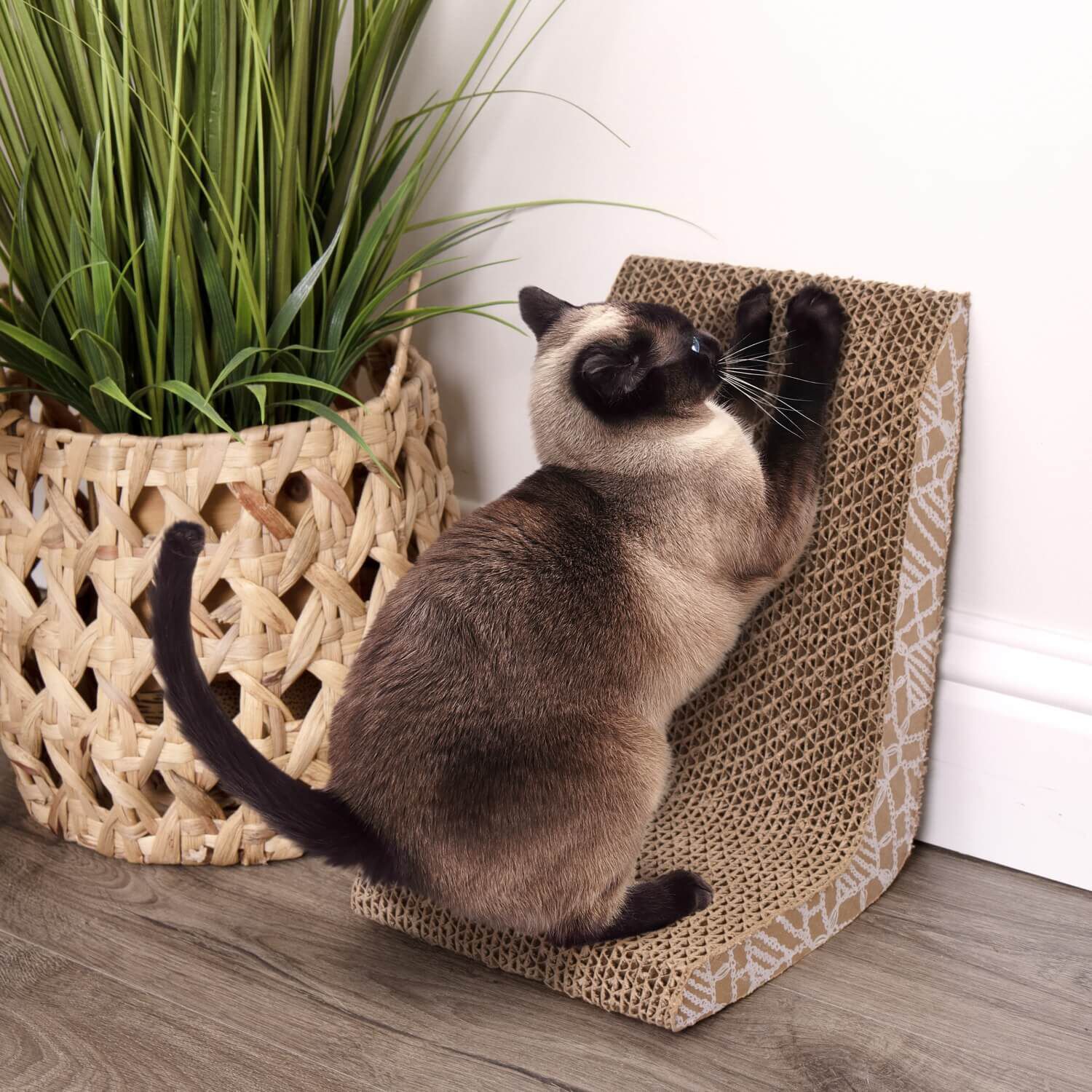 Instincts By Smarty Kat Scratcher S Choice Ramp Catnip Infused Reversable Corrugate Cat Scratcher Versatile Angled Scratcher Lounge Large