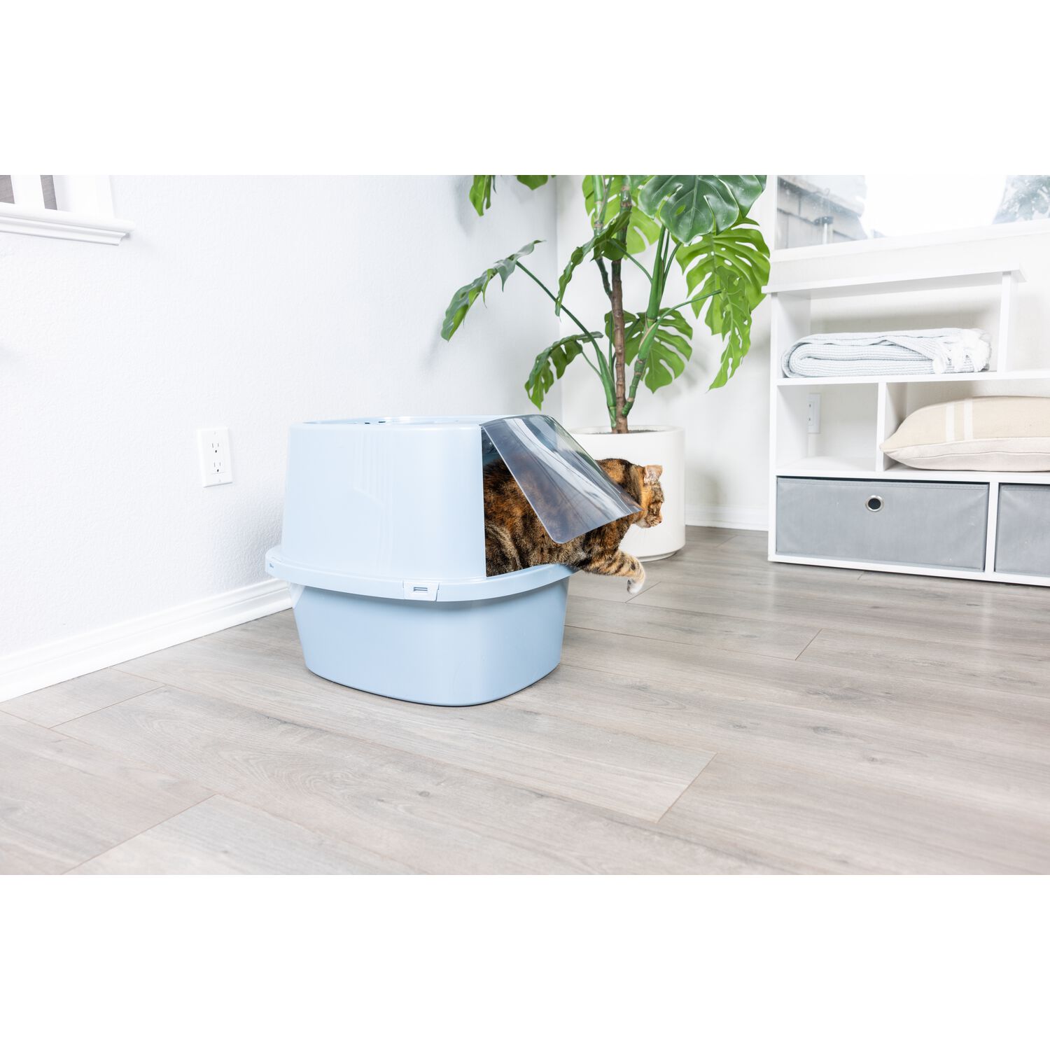 Van Ness Enclosed Cat Litter Box, Blue, Extra Giant