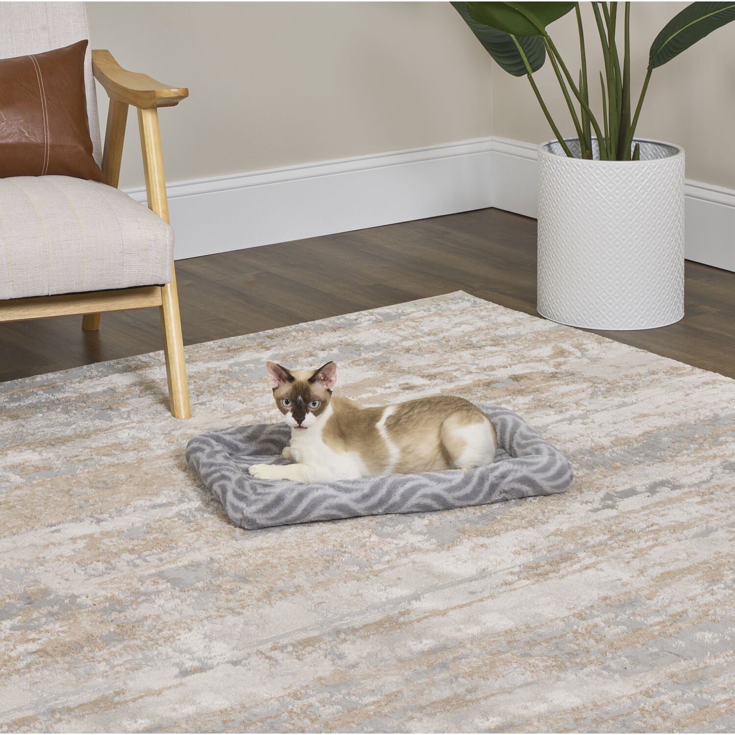 Midwest Quitetime Deluxe Wave Ultra-Soft Foam Base Dog Bed, Beige, 24"