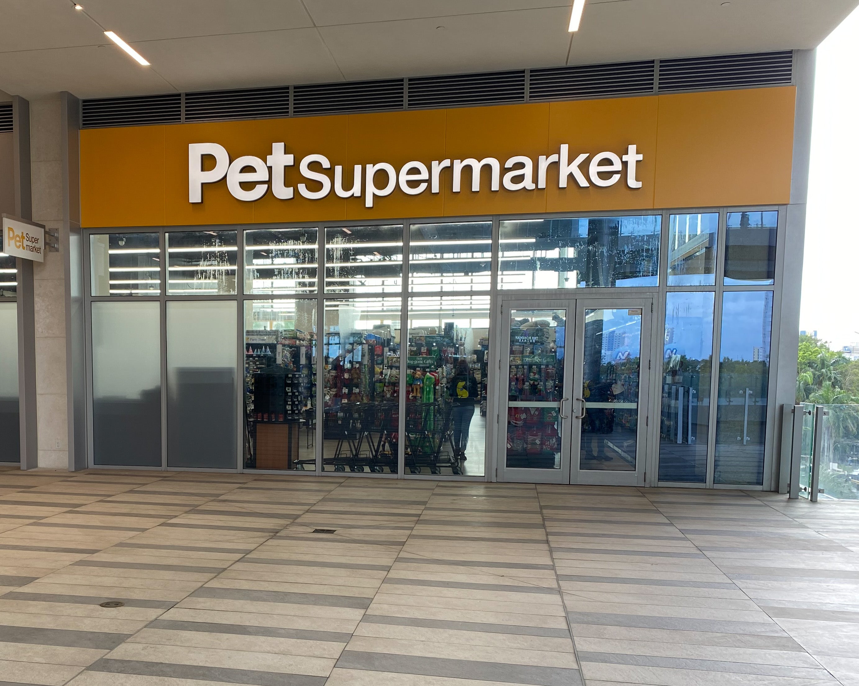Store Image